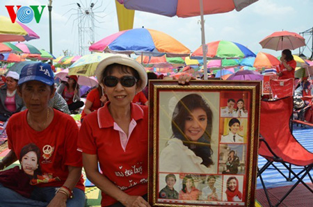 Áo Đỏ là lực lượng ủng hộ Thủ tướng Yingluck Sinawatra và cựu Thủ tướng Thaksin Shinawatra.